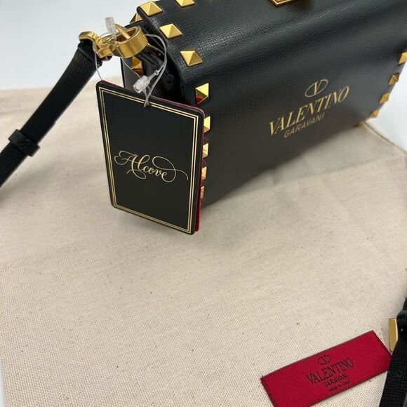 Women’s Valentino Garavani rock, stud, leather shoulder bag made in Italy - Picture 7 of 16